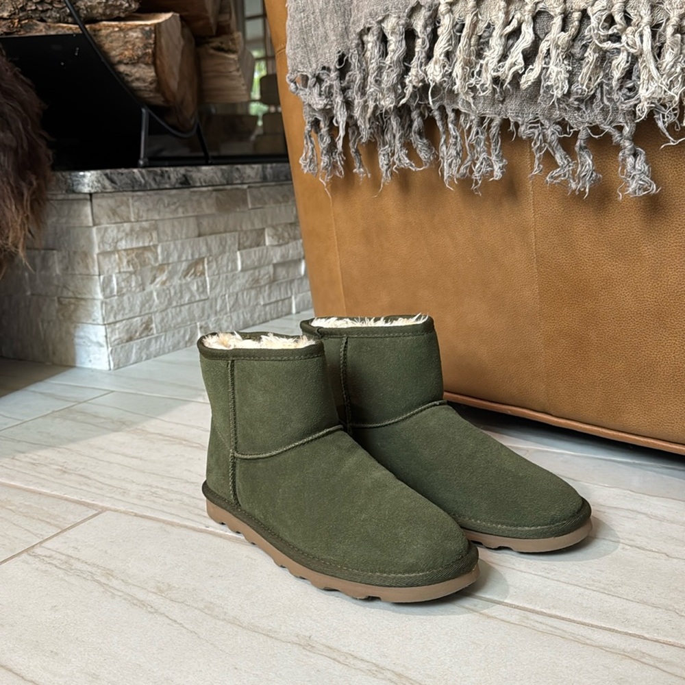 Comfy Warm Ankle Faux Fur lined Green Boots